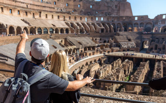 Salta la coda: tour guidato di Colosseo, Forum e Roma antica
