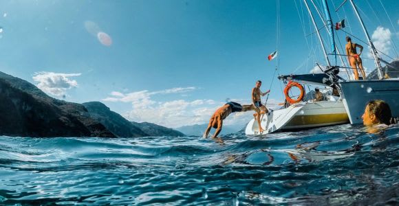 Valmadrera: Lake Como Sailing Trip with Prosecco and Snacks
