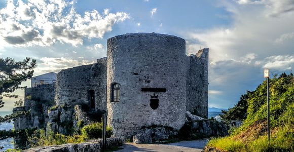 Desde Koper: Excursión de medio día por pueblos y tradiciones