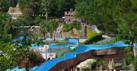 Albenga: Le Caravelle Water Park Open Date Entrance Ticket