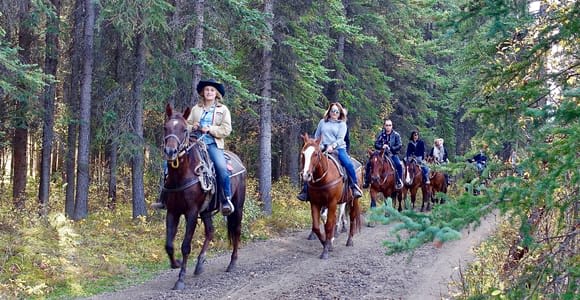 Desde Taormina o Mesina: Cabalgata privada con almuerzo