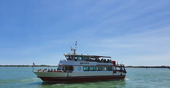 Venice: Murano & Burano Panoramic Boat Tour w/ Glassblowing
