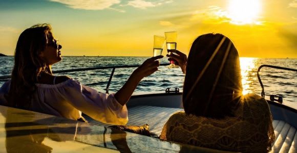 La Spezia: Sunset Boat Tour with Aperitivo and Snacks