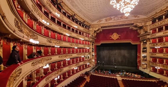 Milan: La Scala Theater and Museum Tour with Entry Tickets
