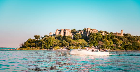 Desenzano del Garda: Sunset Boat Trip at Sunset with Drink