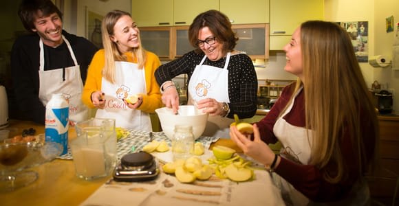 Bologna: Pasta & Tiramisu Class at a Local's Home with Wine