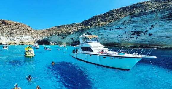 Taormina: Boat Tour with Aperitif on Isola Bella