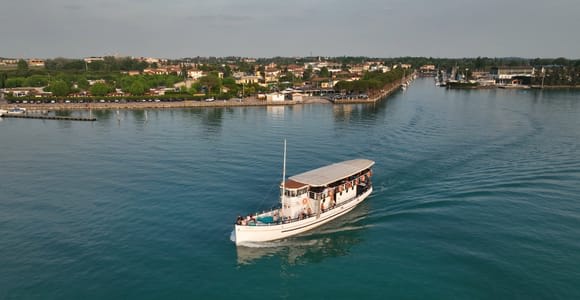 Peschiera: Afternoon Boat Trip to Sirmione with Swim Stop