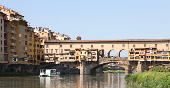 Florence: Arno River Sightseeing Cruise with Commentary
