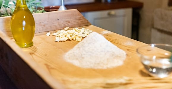 Matera: Pasta Cooking Class Old Farmer Style in Sassi Cellar
