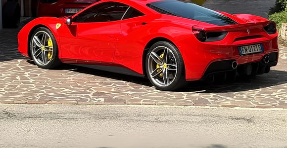 Maranello: Test Drive Ferrari 488