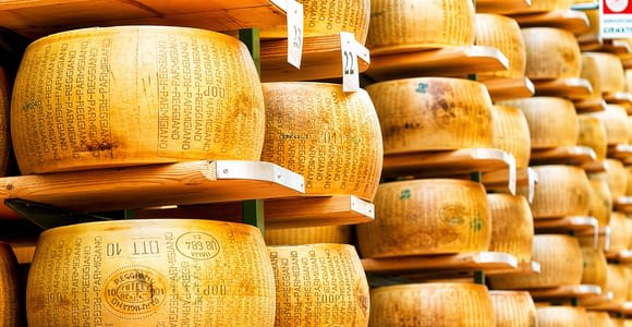 Parma: experiencia gastronómica con degustación de parmesano y tour de la ciudad
