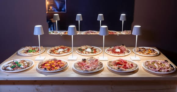 Lecce: Gourmet Pizza Tasting with Local Wine & Dessert