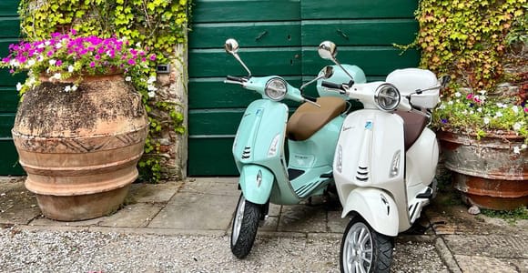 Explore the Rolling Hills of Lucca on a Vespa 125 Primavera