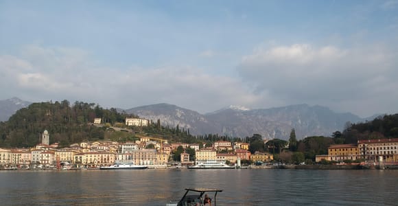 Comer See: Bootstour mit Besuch in Bellagio und Varenna