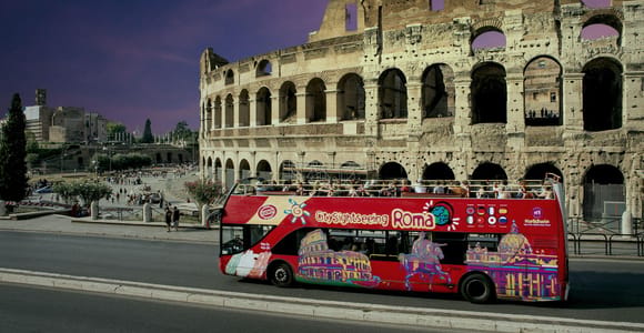 Roma: tour serale delle attrazioni della città in autobus con piano panoramico