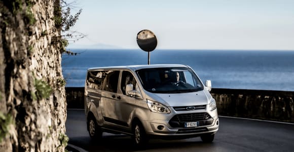 Sorrente : Transfert partagé vers l'aéroport ou la gare de Naples.