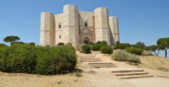 Andria: Guided Tour of Castel del Monte with Entry Ticket