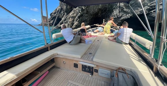 Vernazza - Cinque Terre: tour en barco al atardecer con aperitivo