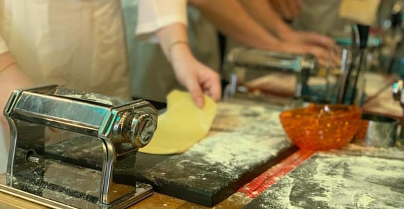 Venice: Pasta and Tiramisu Cooking Class with Wine