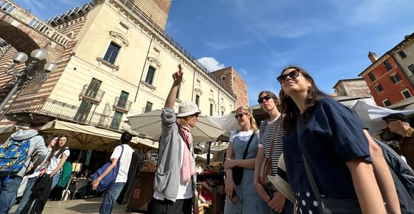 Verona: Tour guidato a piedi per piccoli gruppi della città dell'amore