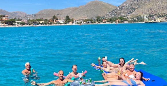Palermo: Luxury Boat Tour with Snacks and Snorkeling
