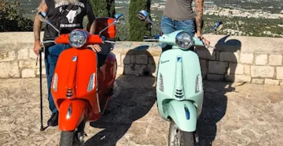 Les Pouilles en Vespa : visite de 3 heures entre Polignano a Mare, Conversano et Monopoli