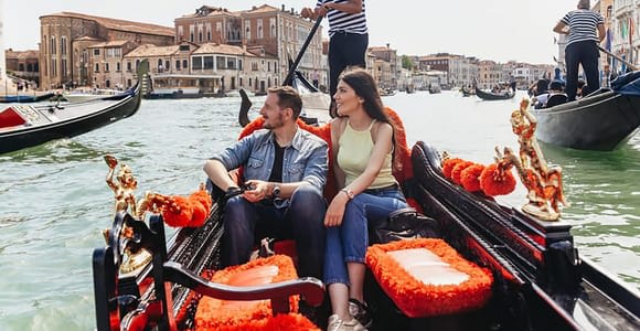 Venice: Grand Canal Gondola Ride with App Commentary