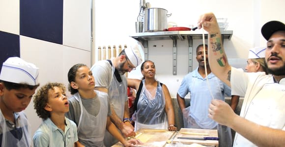 Naples : Cours de fabrication de pâtes avec entrée et boisson