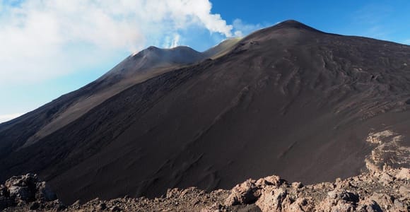 Desde Taormina: cráteres superiores del Etna y Gargantas de Alcántara
