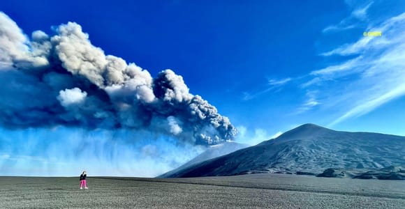 Desde Taormina: tour de 1 día a los cráteres superiores del Etna