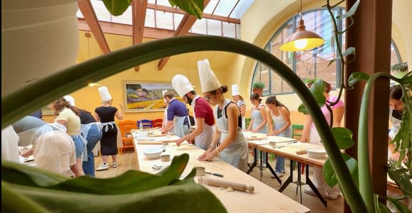 Sienne : Cours de cuisine sur les pâtes et le Tiramisu avec du vin
