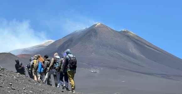 Catania: Abenteuerliche Wanderung am Ätna mit Ausrüstung