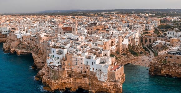 Au départ de Bari : Visite d'une jounée à Polignano et Alberobello.