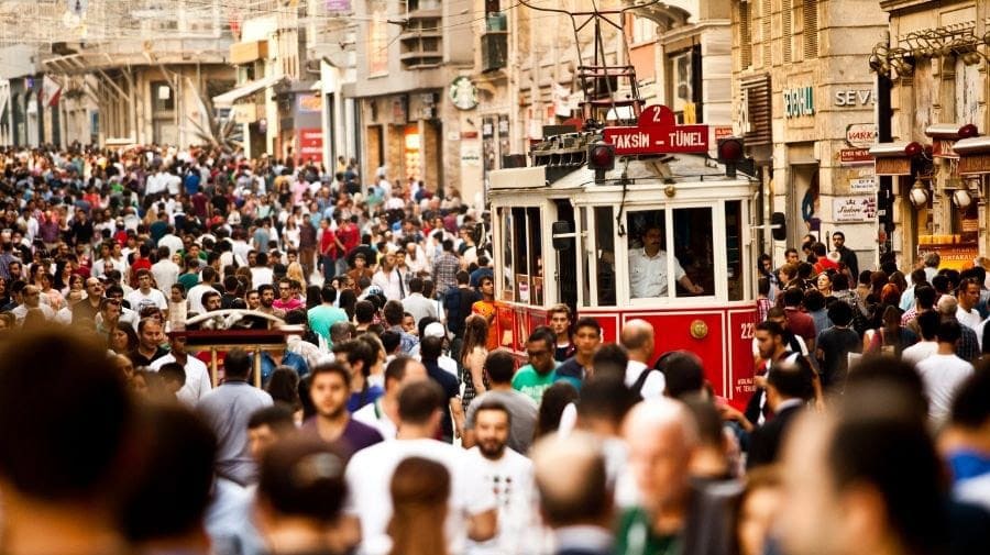crowd istiklal istanbul