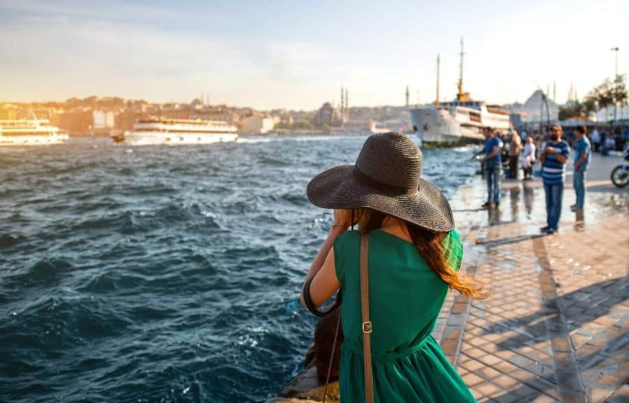 Image woman in hat istanbul large