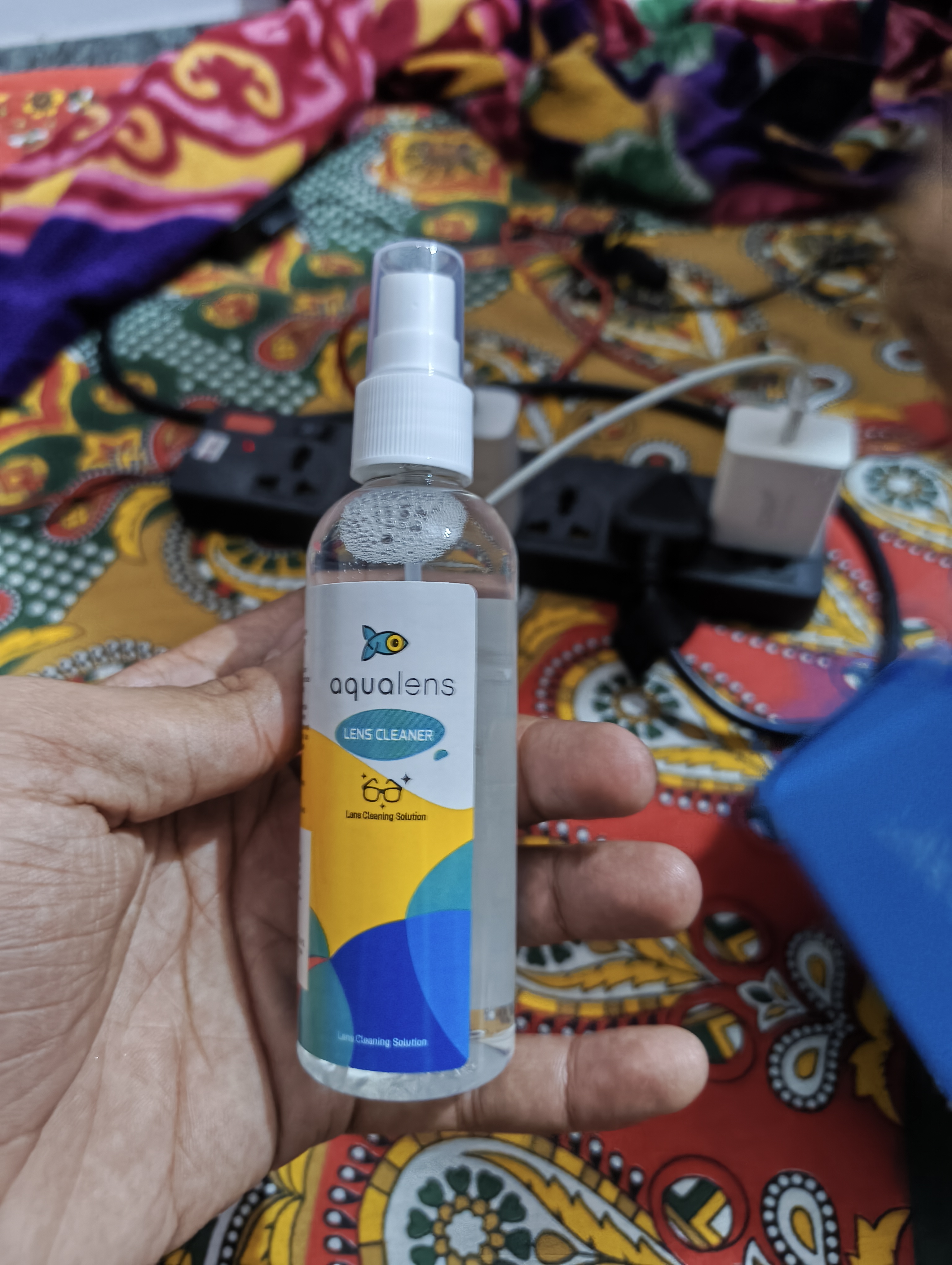 I bought a new glass cleaner spray.Very good and usable.