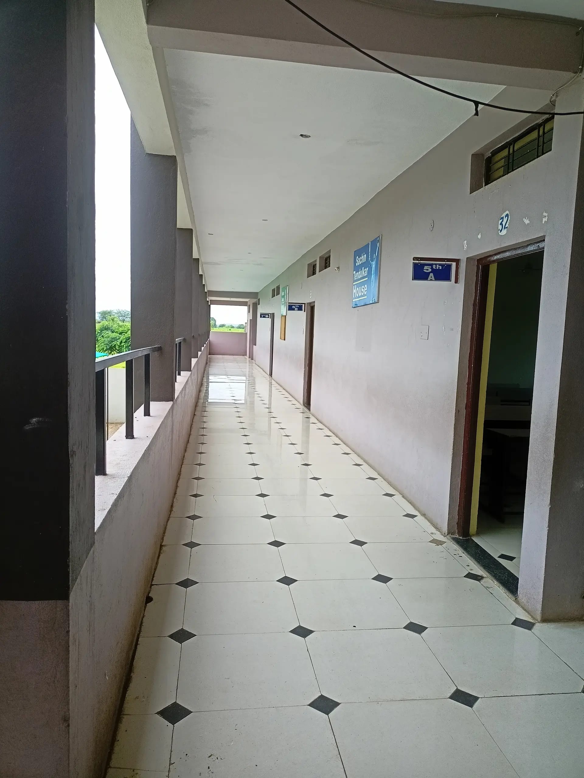 Modern Smart Classroom at Top CBSE School Khargone