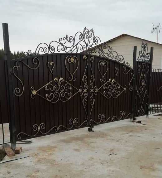 Ворота — художественная ковка металла в Истре и Московской области