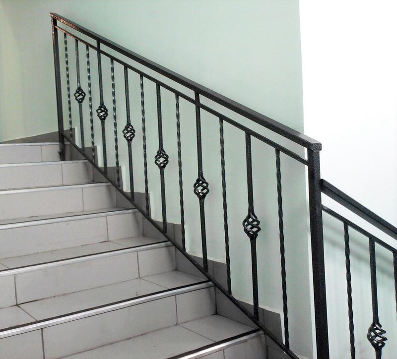 Художественная ковка в Истре, кованные изделия, кованные изделия, ковка в Истре, заказать кованые изделия в Истре, заказать кованые перила в Истре, перила на заказ, заказать перила в Истре