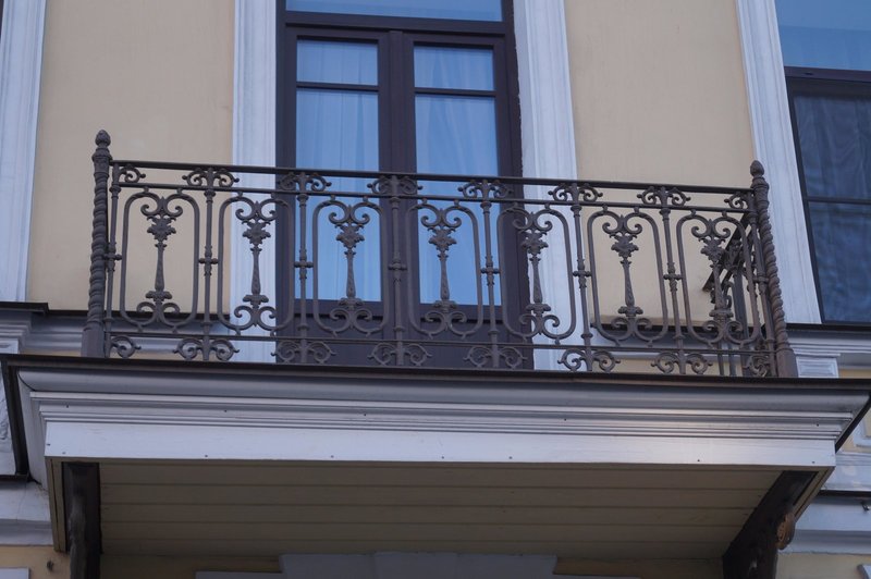 Перила и ограждения для балкона на заказ. Заказать кованый балкон в Истре. Кованые балконы, ковка в Истре, заказать кованые решетки в Истре, кованые балконы на заказ, кованые ограждения на заказ в Истринской области