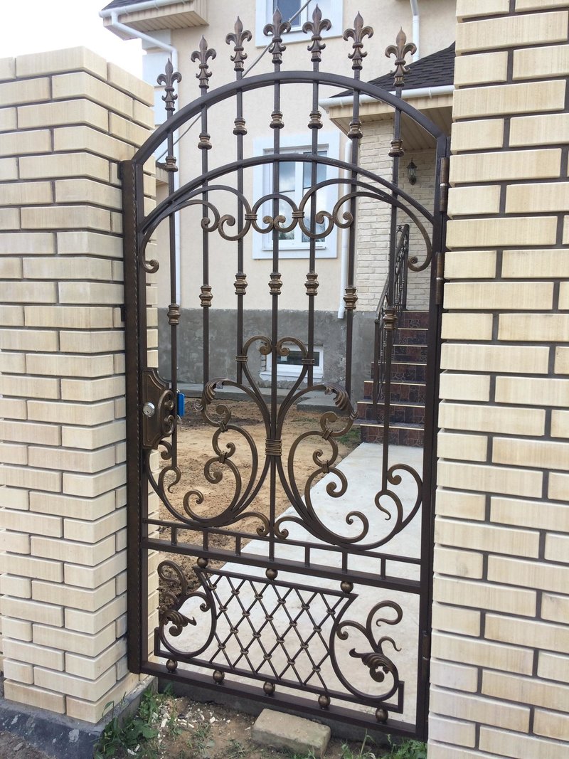 Художественная ковка в Истре, кованные изделия, кованые калитки, кованые калитки в Истре, кованые калитки для дачи, ковка в Истре, заказать кованые изделия в Истре, заказать ковку в Истре
