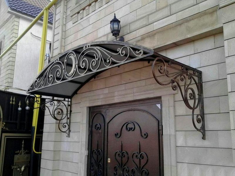 Художественная ковка в Истре, кованные изделия, кованые козырьки, кованые навесы, кованые козырьки и навесы, кованые козырьки и навесы в Истре, заказать кованые козырьки в Истре, кованые навесы в Истре, заказать кованые изделия в Истре, козырьки в Истре, навесы в Истре