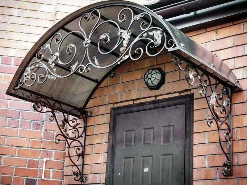 Художественная ковка в Истре, кованные изделия, кованые козырьки, кованые навесы, кованые козырьки и навесы, кованые козырьки и навесы в Истре, заказать кованые козырьки в Истре, кованые навесы в Истре, заказать кованые изделия в Истре, козырьки в Истре, навесы в Истре