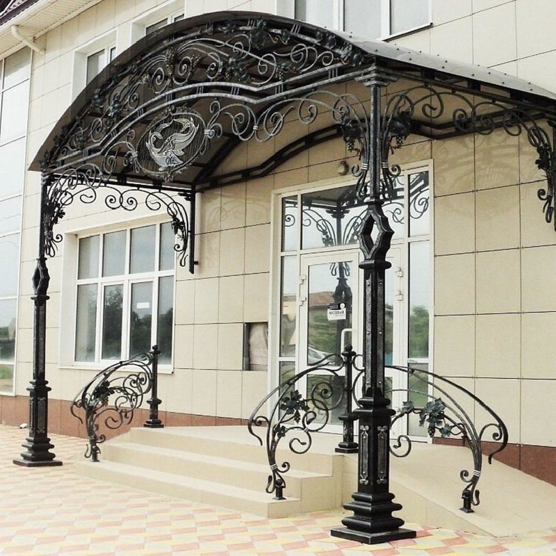 Художественная ковка в Истре, кованные изделия, кованые козырьки, кованые навесы, кованые козырьки и навесы, кованые козырьки и навесы в Истре, заказать кованые козырьки в Истре, кованые навесы в Истре, заказать кованые изделия в Истре, козырьки в Истре, навесы в Истре