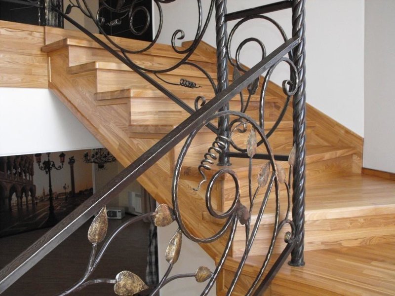 Художественная ковка в Истре, кованные изделия, кованные изделия, ковка в Истре, заказать кованые изделия в Истре, заказать кованые перила в Истре, перила на заказ, заказать перила в Истре