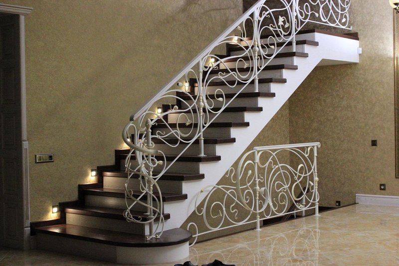 Художественная ковка в Истре, кованные изделия, кованные изделия, ковка в Истре, заказать кованые изделия в Истре, заказать кованые перила в Истре, перила на заказ, заказать перила в Истре