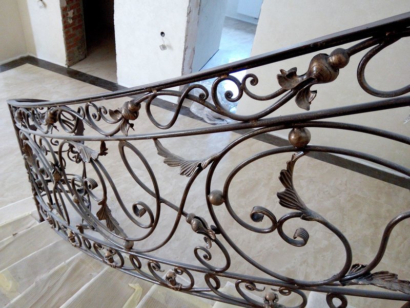 Художественная ковка в Истре, кованные изделия, кованные изделия, ковка в Истре, заказать кованые изделия в Истре, заказать кованые перила в Истре, перила на заказ, заказать перила в Истре