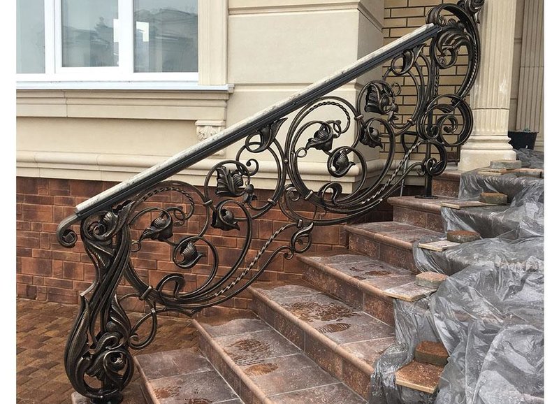 Художественная ковка в Истре, кованные изделия, кованные изделия, ковка в Истре, заказать кованые изделия в Истре, заказать кованые перила в Истре, перила на заказ, заказать перила в Истре