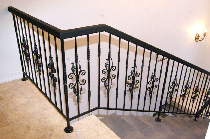 Художественная ковка в Истре, кованные изделия, кованные изделия, ковка в Истре, заказать кованые изделия в Истре, заказать кованые перила в Истре, перила на заказ, заказать перила в Истре